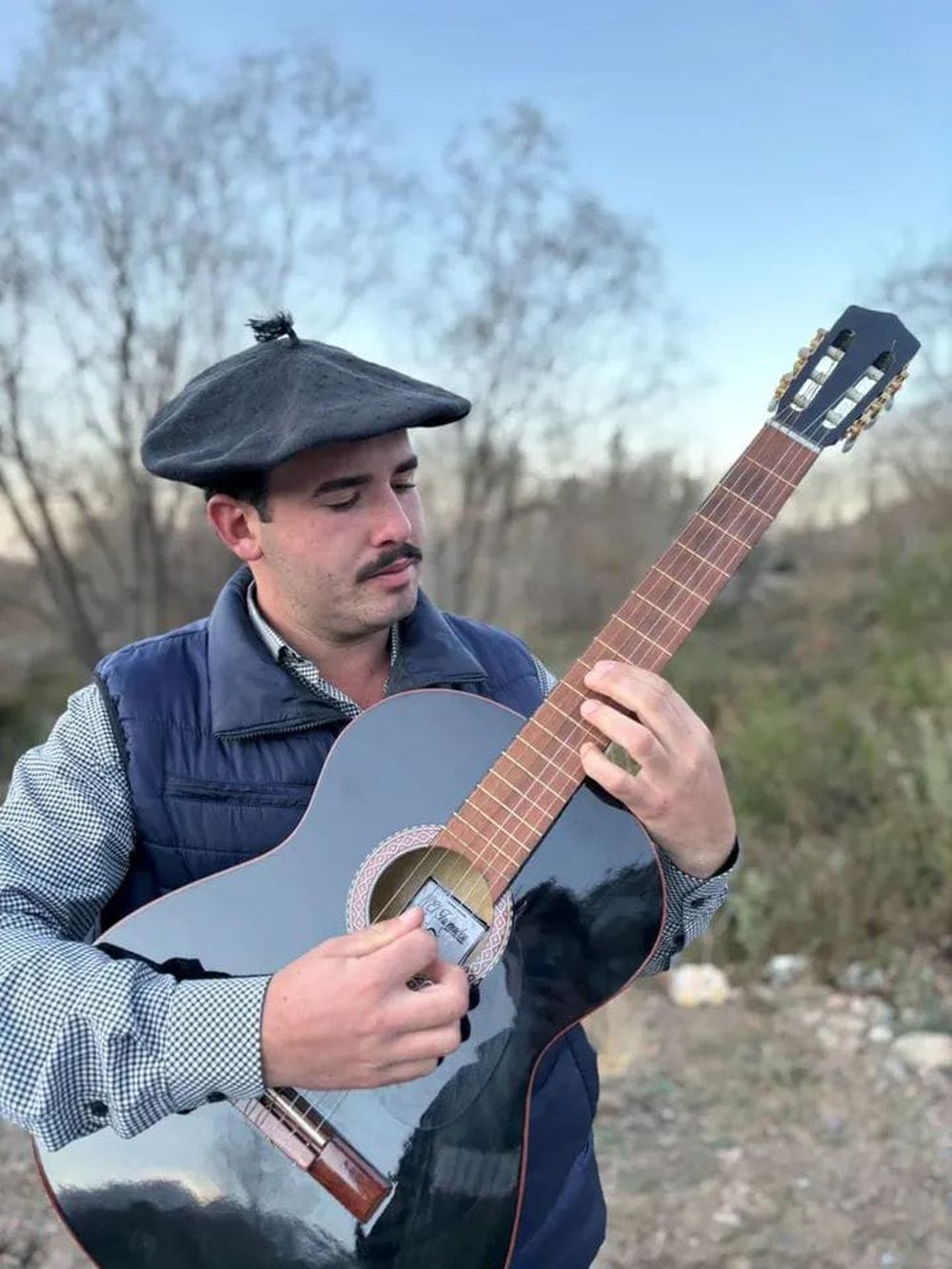En sus videos, el mendocino Elio Méndez también comparte y difunde cultura cuyana. 