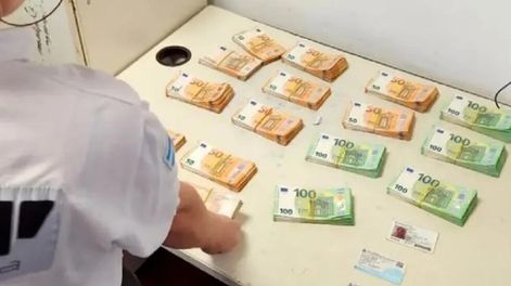 La mujer no supo explicar el origen ni el destino de las divisas. Gentileza: El Cuidadano y la región.