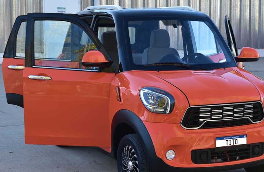 Después del lanzamiento del city car “Tito” de tres puertas y de la camioneta Tita, la firma sumó ahora una nueva variante de cinco puertas.