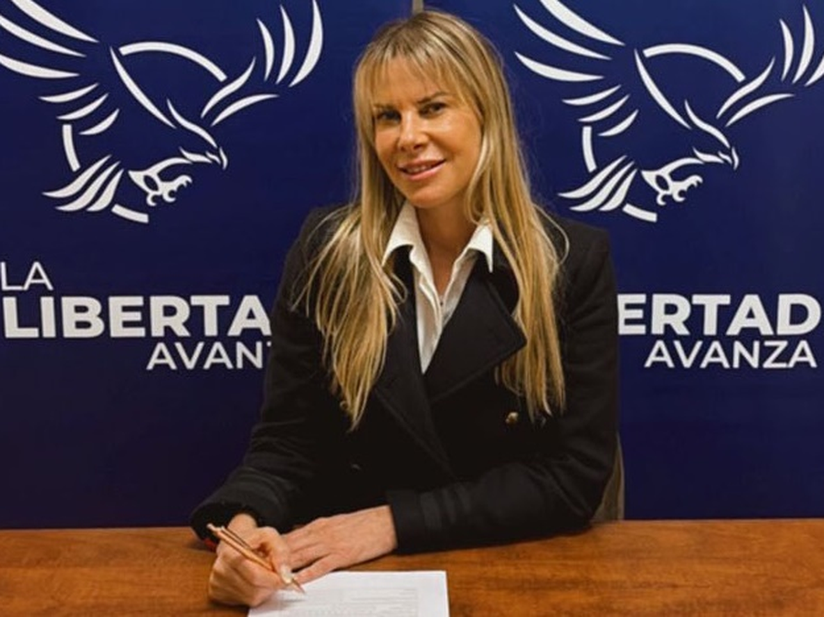 La fiscalía dictaminó que Karen Reichardt deberá encabezar la boleta de LLA