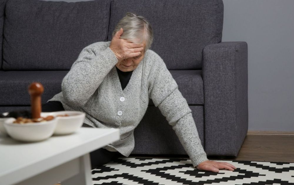 Una parte del envejecimiento y la edad en el sistema de equilibrio podría relacionarse con la adaptabilidad de la coordinación, y no únicamente con una pérdida aislada de fuerza.