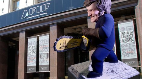Milei quiere pasar la motosierra por la AFIP.