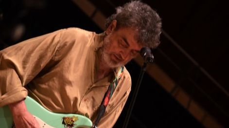 Edelmiro Molinari, guitarrista de Almendra y leyenda del rock nacional.