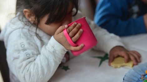 Los Andes | Comedor popular de barrio Parque Las Rosas tienen problemas para conseguir alimentos para darle de comer a los niños con hambre. Foto Javier Ferreyra