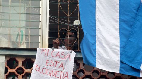 Los Andes | La última vez que se vio en La Habana al joven dramaturgo que lideraba Archipiélago, fue en la ventana de su casa con una hoja de papel en la que escribió que estaba atrapado y no podía salir.