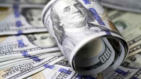 Los envíos mensuales promedio son de 300 dólares. (AP/Archivo)