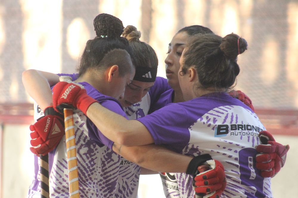 Hockey patín. Uno de los seis festejos que tuvieron las capitaneadas por Yamila Nahim.