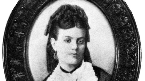 Agustina, la más chica de las hermanas del General Roca.