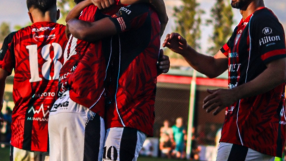 FADEP, la aplanadora del gol: goleó a Estudiantes y está en la final