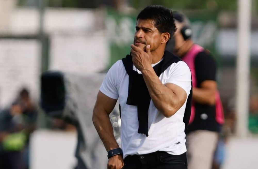 Hugo Ibarra, el DT de Boca.