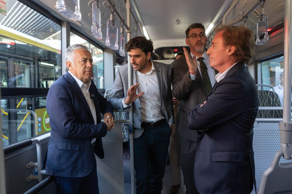 Alfredo Cornejo, Natalio Mema, el senador Martín Kerchner y el empresario del transporte Sergio Pensalfine.