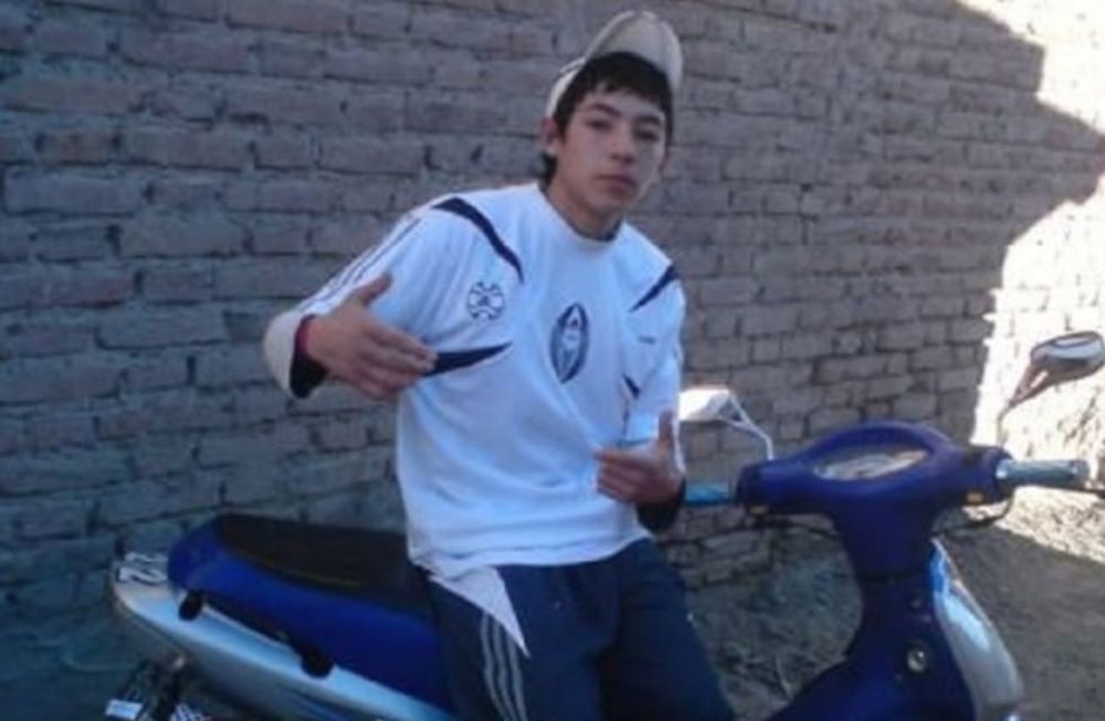 De no creer: un “motochorro” ofrece sus servicios para hacerte quedar como un héroe