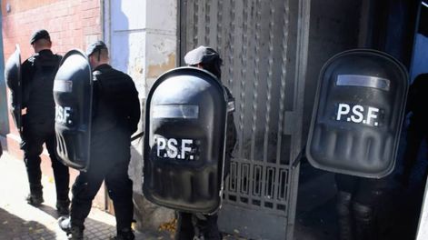 Doce reclusos se fugaron de una comisaría en Rosario y la Policía se dio cuenta porque uno regresó a las horas. Foto gentileza El Ciudadano Web