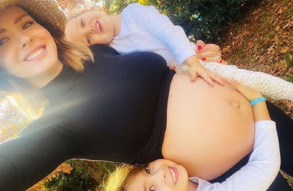 El paseo familiar de La China Suárez con sus hijos