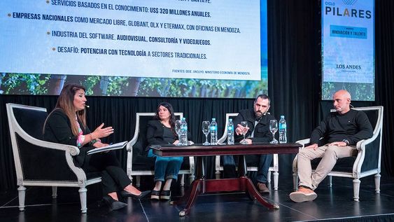 Durante el ciclo Pilares, de diario Los Andes, se plantearon las estrategias para retener a los nuevos talentos de las empresas de servicios basados en el conocimiento.Foto: Ignacio Blanco / Los Andes