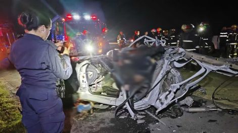 Los Andes | San Vicente: murieron tres adultos y dos nenes tras un grave accidente.