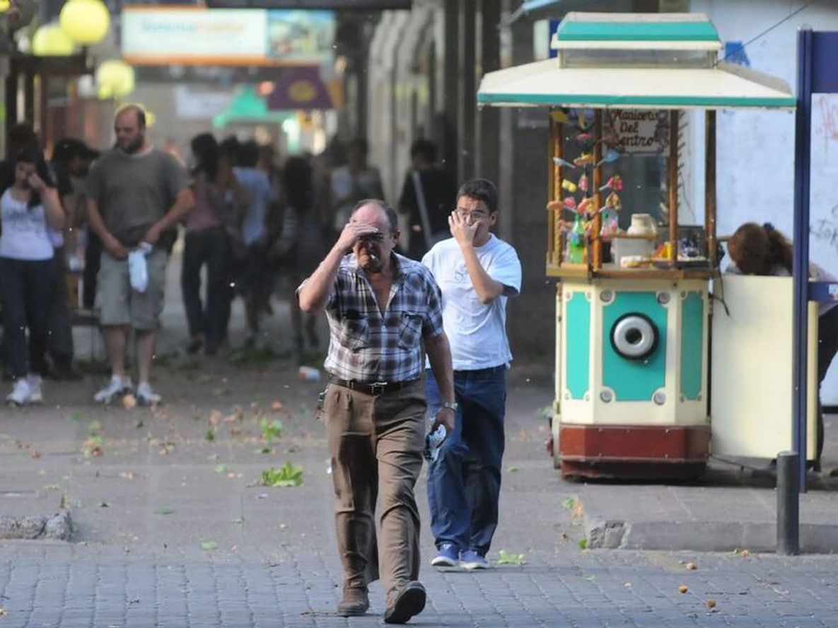 Pronóstico del tiempo. El SMN emitió alerta por viento Zonda para una zona de Mendoza. Archivo / Los Andes