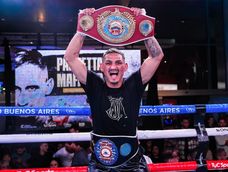 El pupilo de Pablo Chacón le arrebató los dos cinturones a Alberto Palmeta y se coronó campeón Latino (OMB) y Fedelatin (AMB) de los welter.