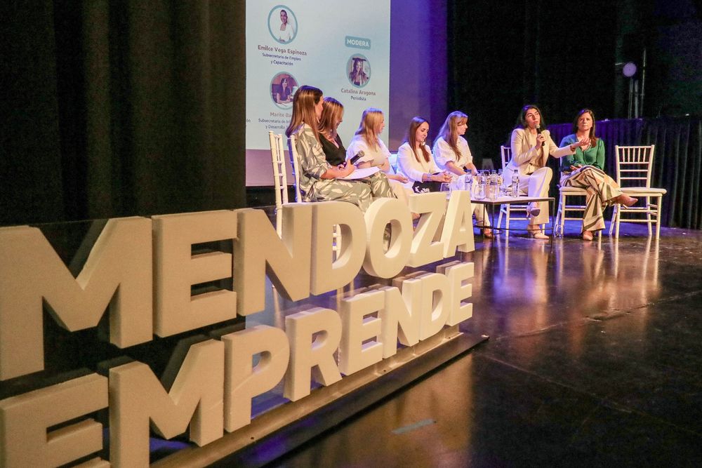 Un panel de mujeres en el Día Provincial de la Mujer Emprendedora