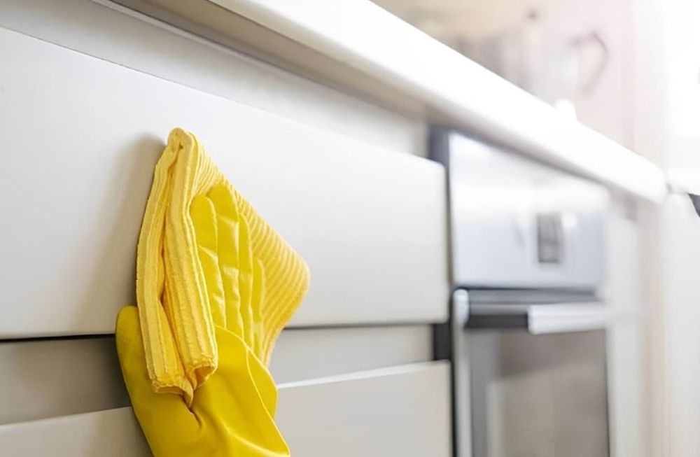 Cómo limpiar los muebles de la cocina con sólo 2 ingredientes y sin gastar dinero.