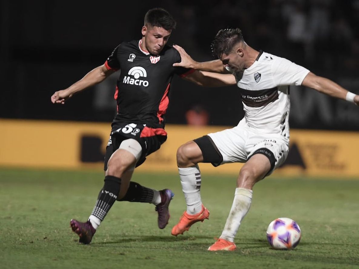 Instituto cayó derrotado 1 a 0 en su visita a Platense en uno de los cuatro encuentros de este viernes en el inicio de la décima fecha de la Liga Profesional de Fútbol (LPF). / Federico López (Gentileza).