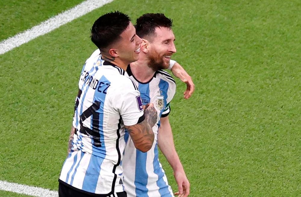 Fútbol. Enzo Fernández y Lio Messi