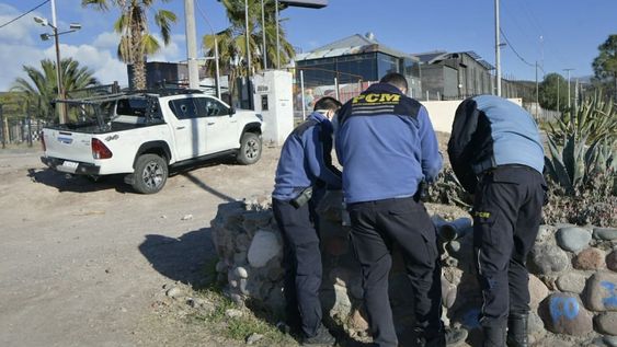 Un joven de 30 años está internado y entubado tras ser apedreado a la salida de una fiesta clandestina. Foto: Orlando Pelichotti / Los Andes.