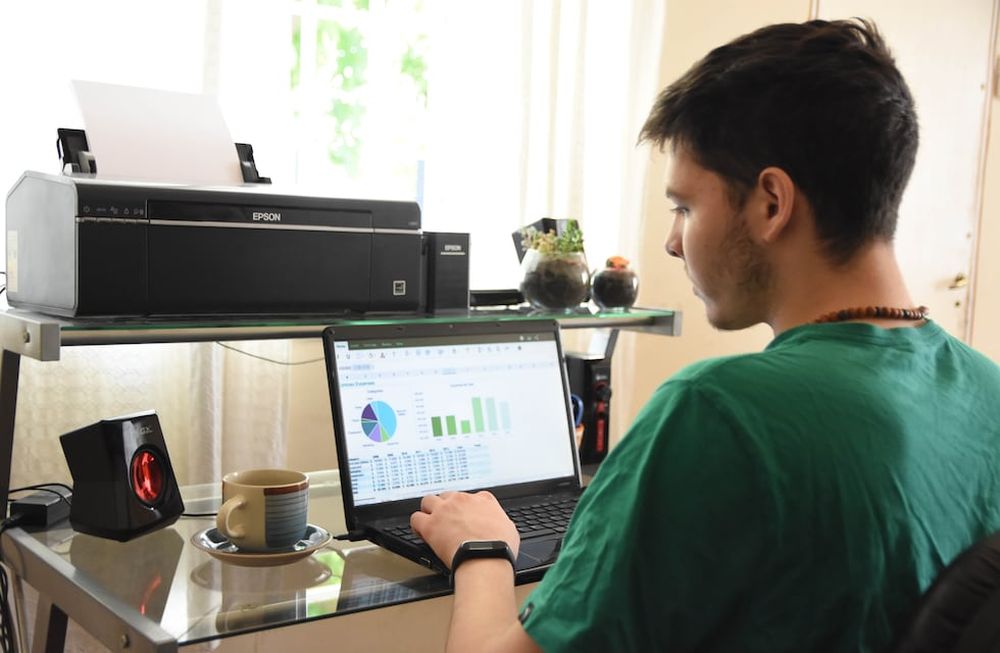 El teletrabajo pasó de ser un beneficio optativo y valorado por el empleado a ser una obligación para una mayoría importante de personas. / Mariana Villa