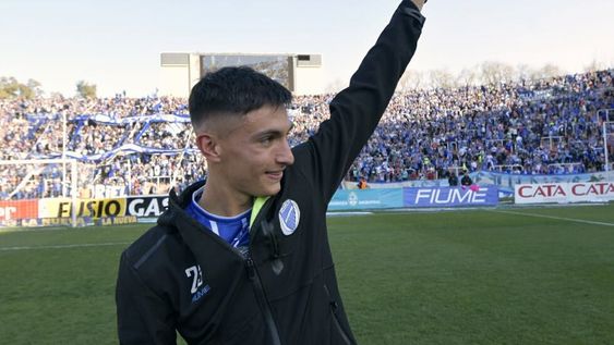 El volante de Godoy Cruz se despidió de los hinchas tombinos / Orlando Pelichotti.
