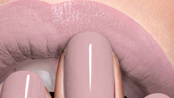 Nuevo debate mundial: ¿de qué color son estos labios y uñas?