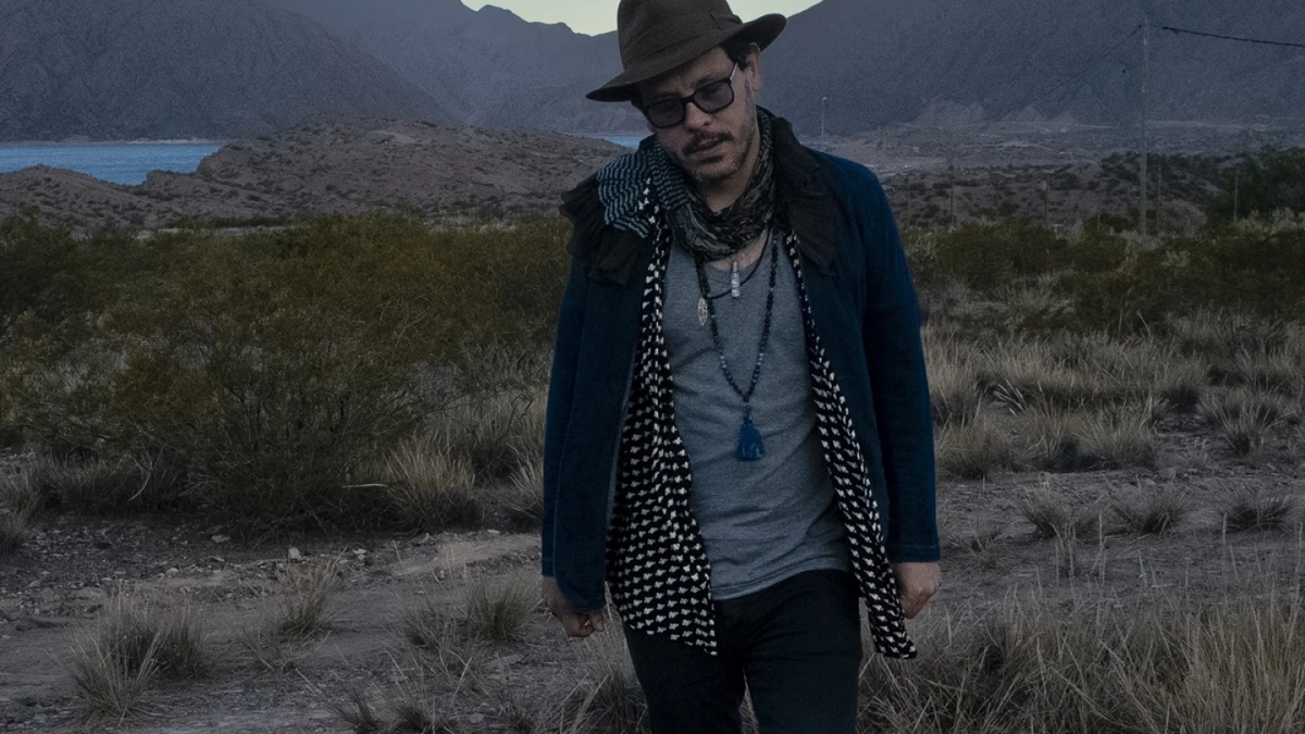 Lisandro Aristimuño vuelve al Arena Maipú en formato trío: "Siempre me atrajo jugar con la música y explorar nuevas sonoridades"