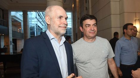 Los Andes | El Gobernador de Mendoza Rodolfo Suarez, Alfredo Cornejo y Horacio Rodriguez Larreta, Jefe de Gobierno Porteño, realizaron una conferencia de prensa en el hotel Hyatt de Ciudad Horacio Rodriguez Larreta junto a Omar DemarchiFoto:  José Gutierrez  / Los