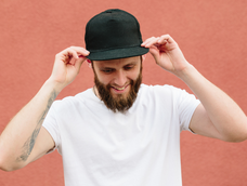 no es la gorra: el habito cotidiano que puede danar tu pelo y como evitarlo