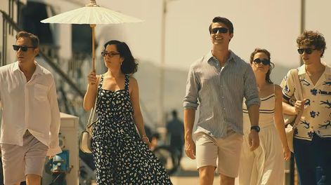 Jason Isaacs, Parker Posey y Patrick Schwarzenegger
