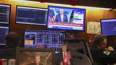 Vista de la operaciones en la Bolsa de Nueva York, en la sede de Wall Street, este 6 de abril de 2026.