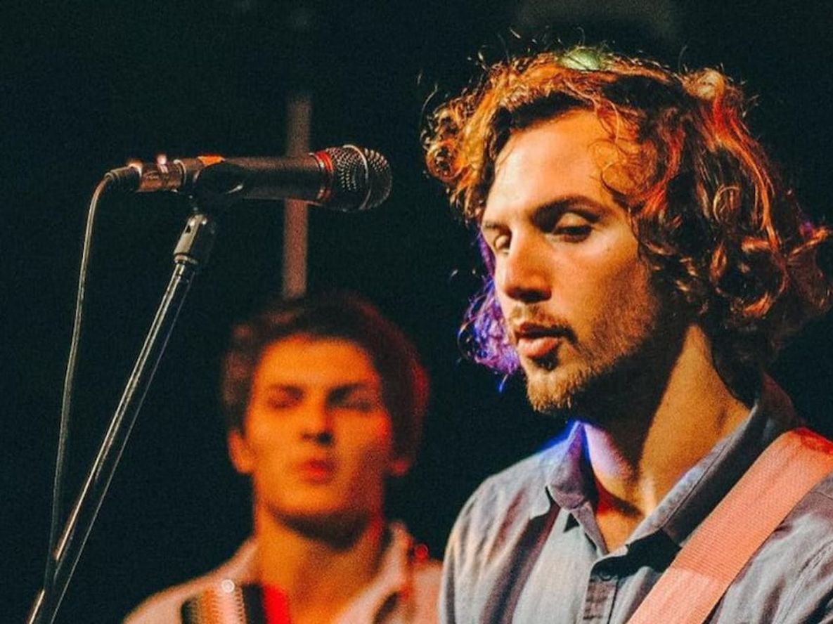 Bautista Mascia, el nuevo participante de GH, músico e integrante del grupo de cumbia pop Toco para vos