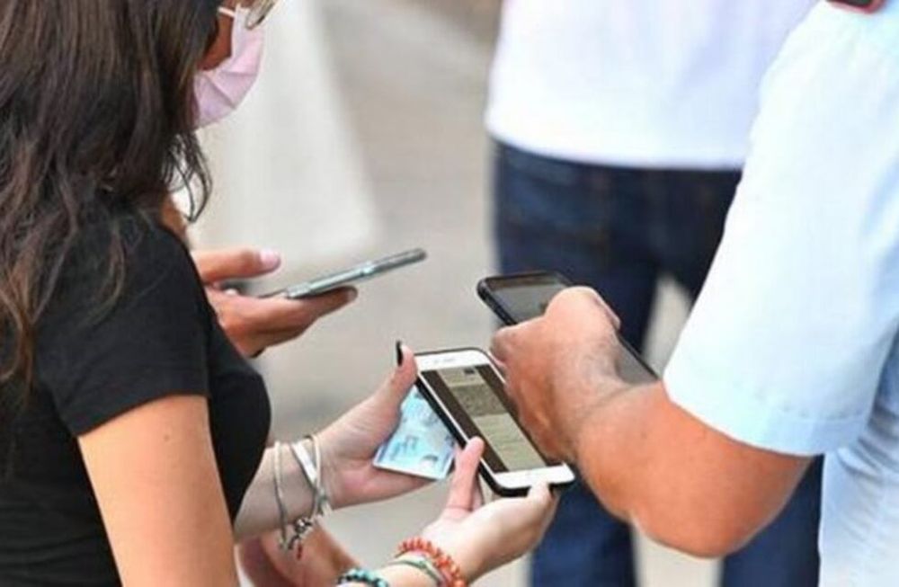 Un legislador del Frente de Todos impulsa que Mendoza adhiera al Pase Sanitario