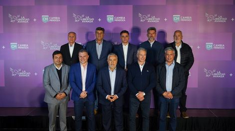 El gobernador Alfredo Cornejo tendrá este martes un encuentro híbrido con los intendentes oficialistas.