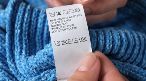 Qué significan los símbolos en las etiquetas de la ropa. (123RF)