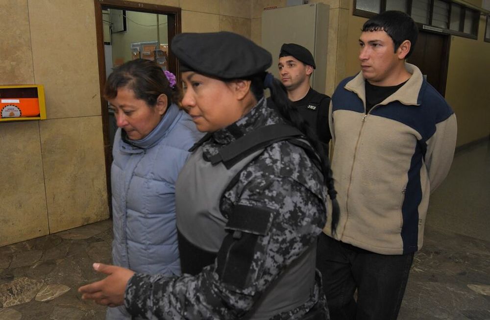  Liberan a madre e hijo imputados por matar a un familiar y enterrarlo en su casa en Luján