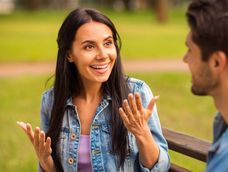 Si una persona mantiene una actitud optimista en todo momento, puede que no sea una felicidad genuina.
