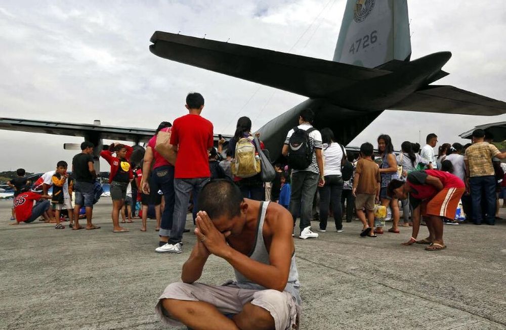 Hallan a 3 argentinos que no se reportaban tras el tifón devastador