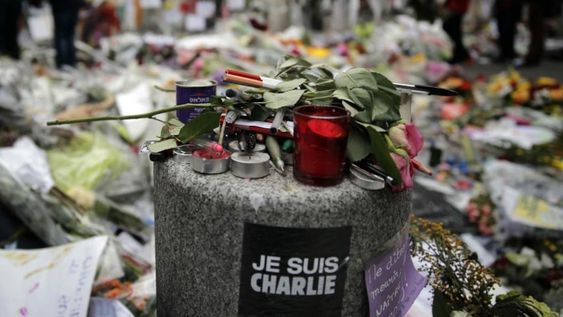 Atentado. En el ataque al semanario “Charlie Hebdo” hubo 12 muertos. Je suis Charlie se transformó en la consigna de solidaridad para con las víctimas. (Foto: AP).