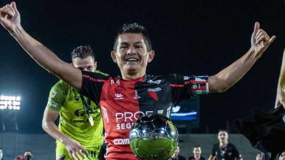 Luis Pulga Rodríguez salió campeón con Colón de Santa Fe.