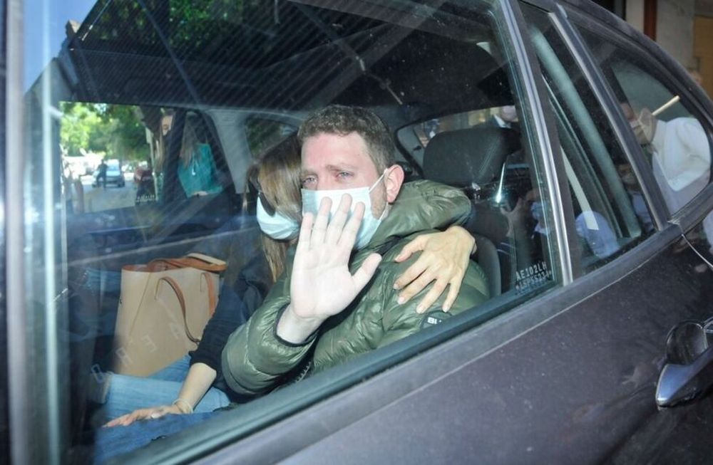 Jonatan Viale y su llanto desconsolado al darle el último adiós a su papá