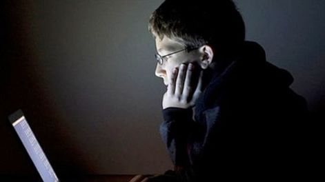 Es ley la penalización del "grooming", acoso sexual a menores vía web