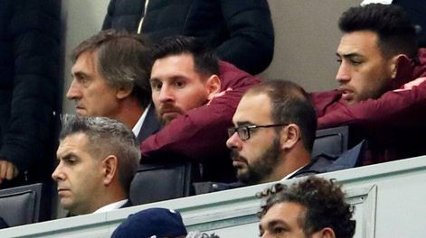 Messi observó el empate del Barcelona desde la platea