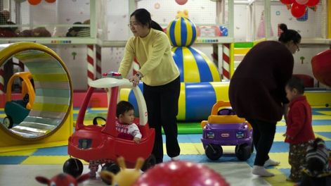 China anula la ley que obligaba a tener un solo hijo por mujer