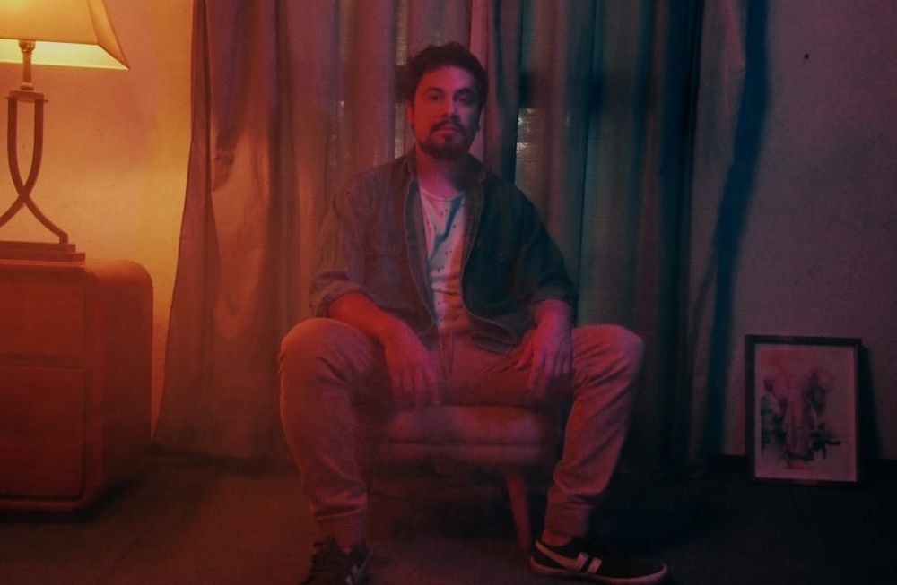 El compositor y productor mendocino Facu Merelo lanza el primer adelanto de lo que será Como los Elefantes, su segundo álbum de estudio.