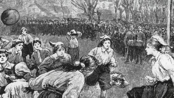 Hoy se cumplen 120 años del primer partido de fútbol femenino